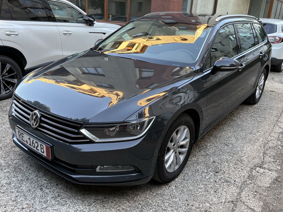 VW Passat 1.6 120 CP DSG 7 Trepte ACC Impecabil