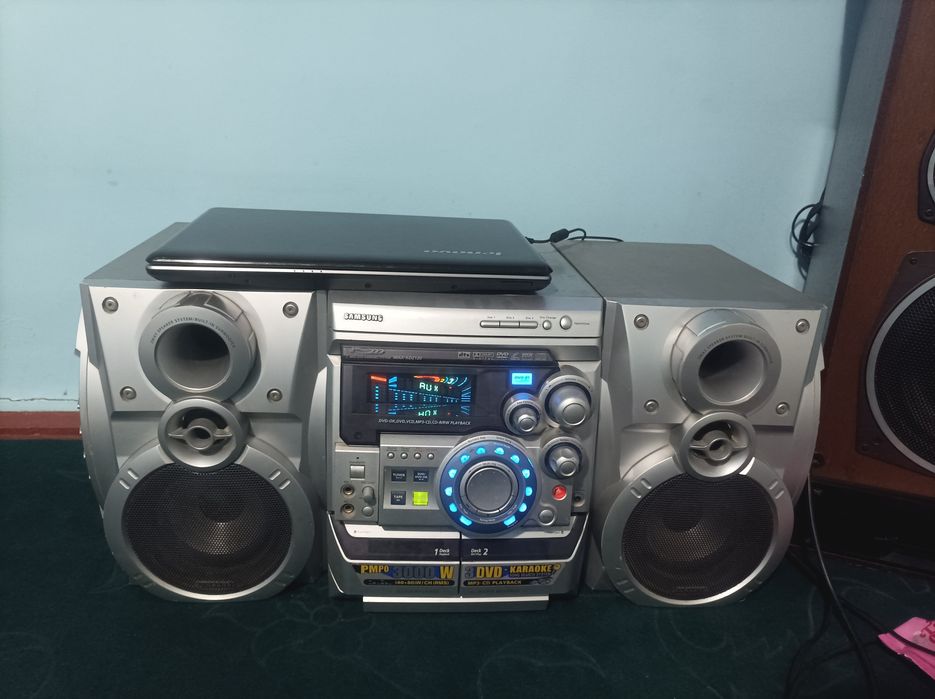 Музыкальный центр