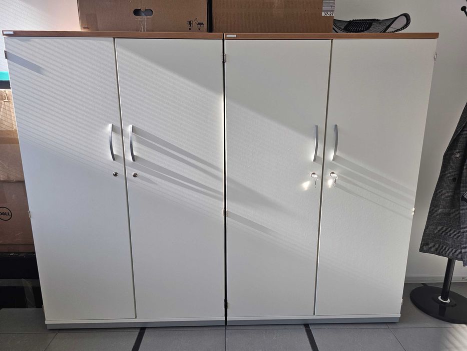 Офис шкаф с рафтове