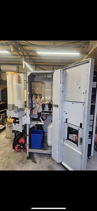 2 машини Necta Astro  и Necta Mirante