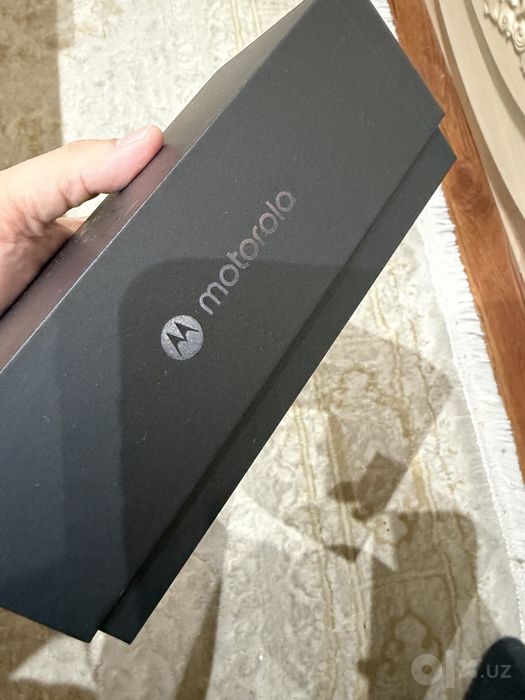 Motorola RAZR 60 , 5G , 256GB 2x Sim Год Гарантии Состояние Новое