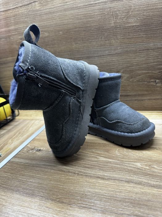 Продам зимнюю обувь детскую