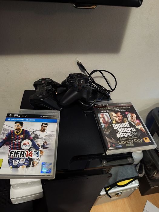 Playstation 3 2 manete 3 jocuri