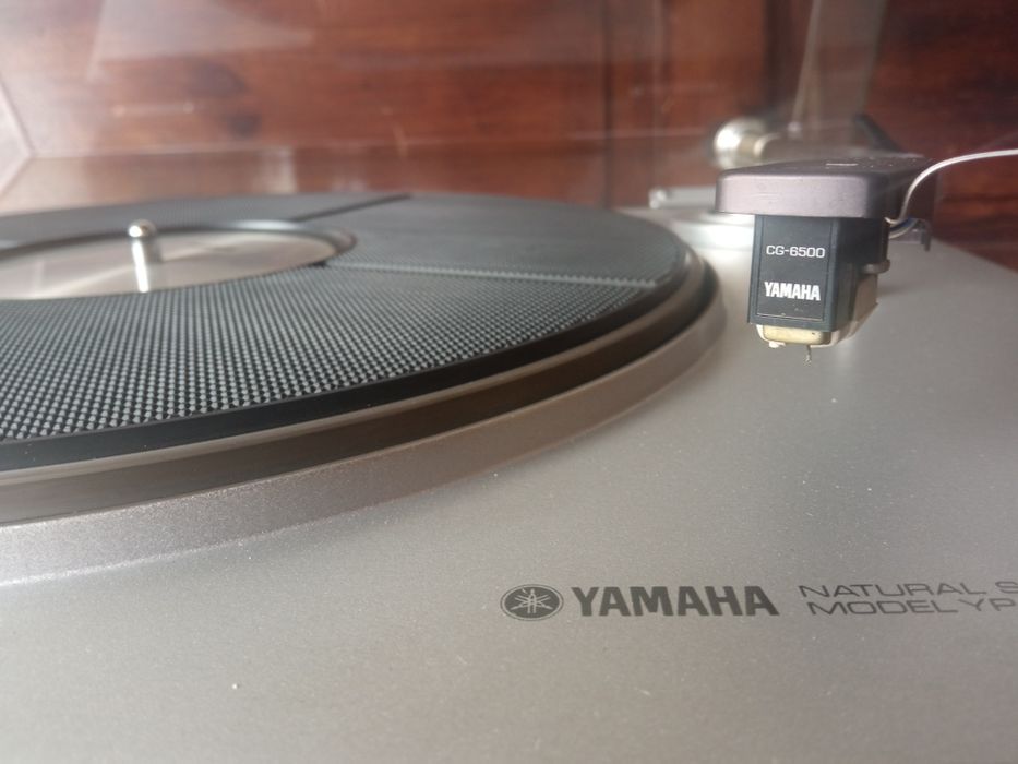 Грамофон Yamaha YP 400