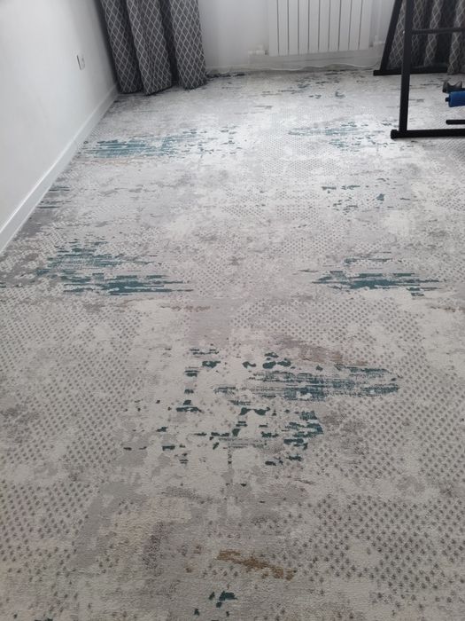 Ковер 3 на 5  в отличном состоянии