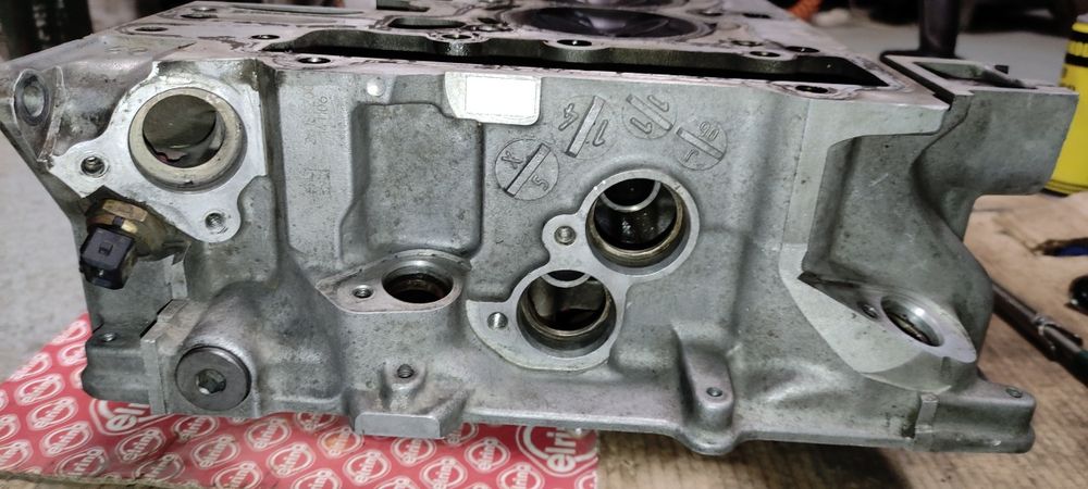 Продам головку с N54 на BMW