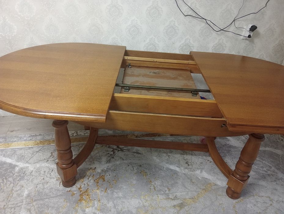 Продам стол хорошом состаяние.