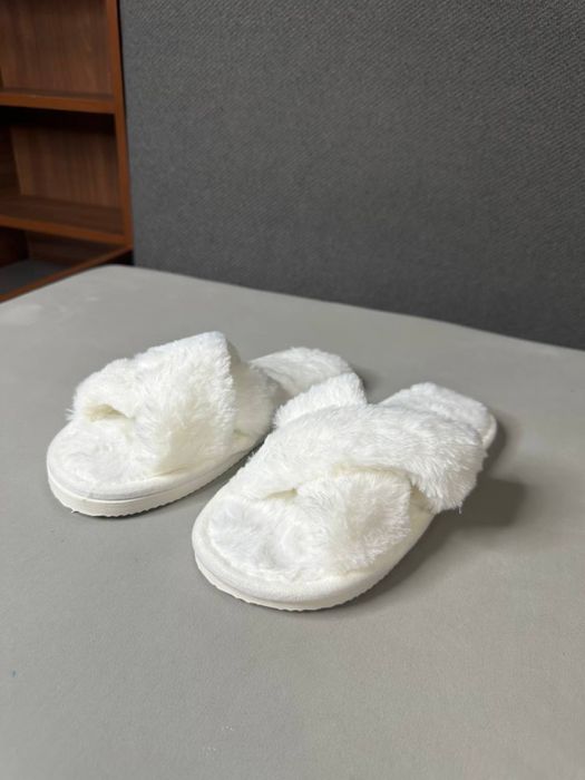 Женские плюшевые тапочки