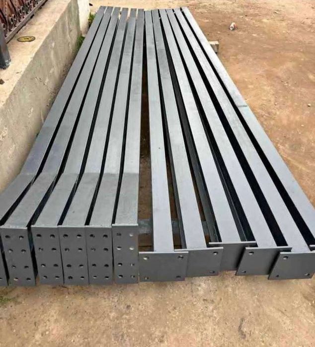 Vand Stâlpi metalice și ferme metalice structura 6x20 și 8x30 profile