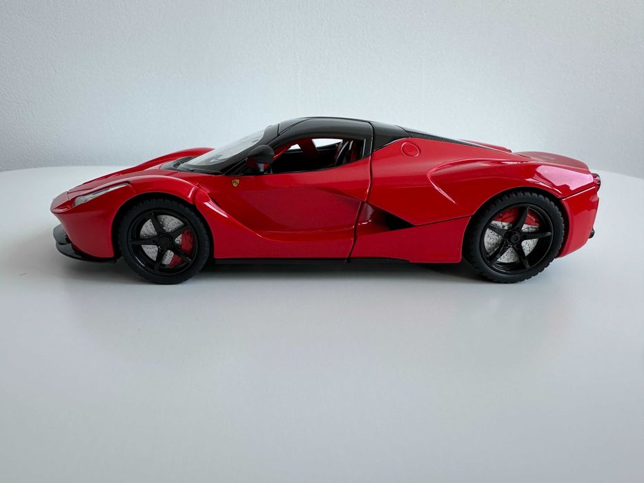 Macheta auto Ferrari LaFerrari 1/24