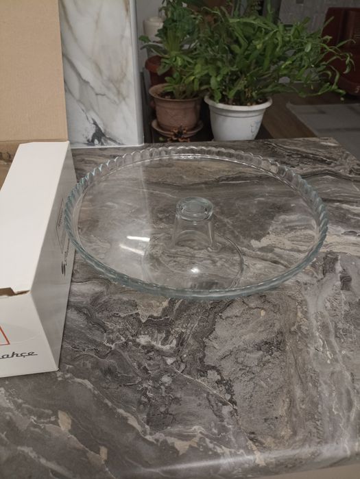 Продам тортницы новые