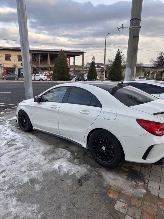 Mercedes Benz CLA 200