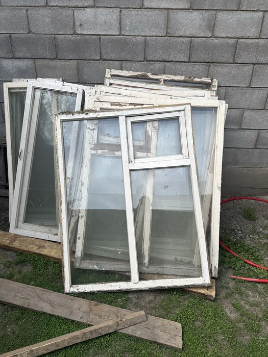 Деревянные окна.