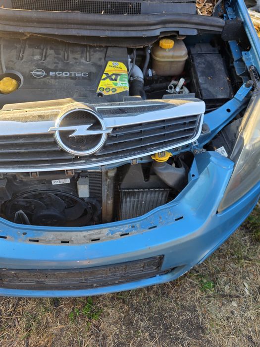 Маска за Opel Zafira B