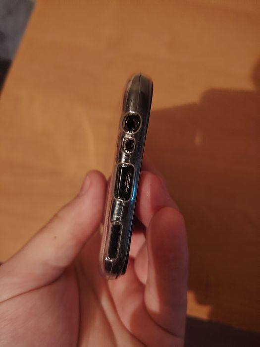 Продам срочно телефон