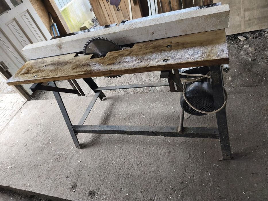 Abric, abricht cu circular și freză