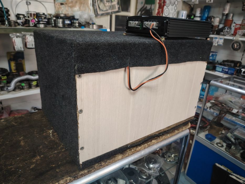 Продам саб с усилителем. Идеал