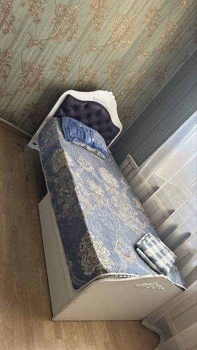 Продам кровать для спальни
