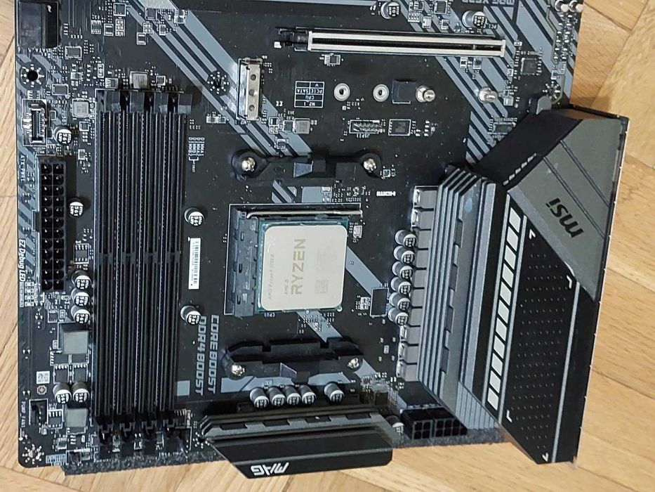 AMD Ryzen 9 5950X + MSI X570 Tomahawk Wi-Fi