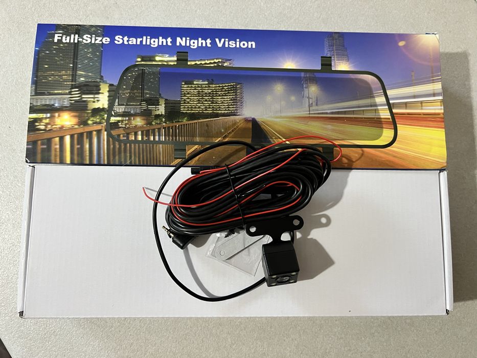 Camera de Bord tip oglinda 10 inch cu Touch screen si Camera marsarier