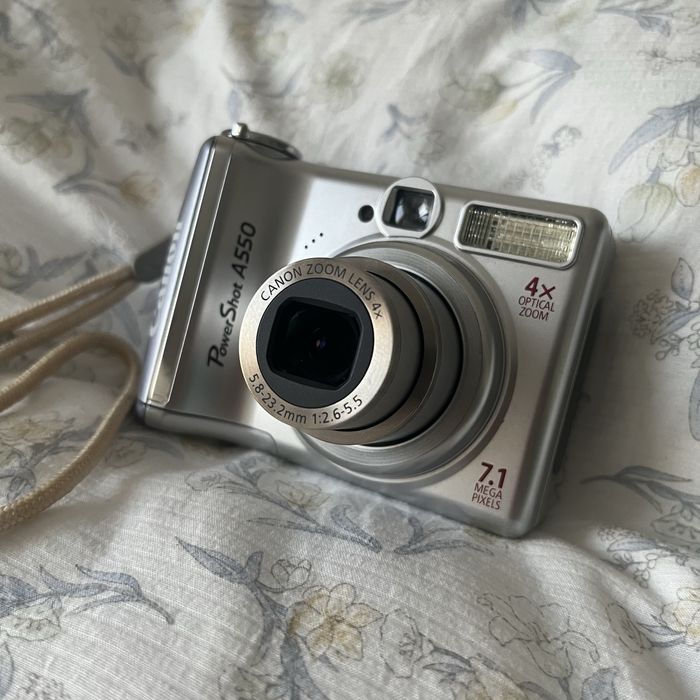 Canon powershot a550