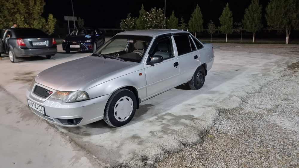 Nexia 2 dons sotiladi 
Yili 2010 
Prabegi 253ming
Benzin+gaz
 Holati