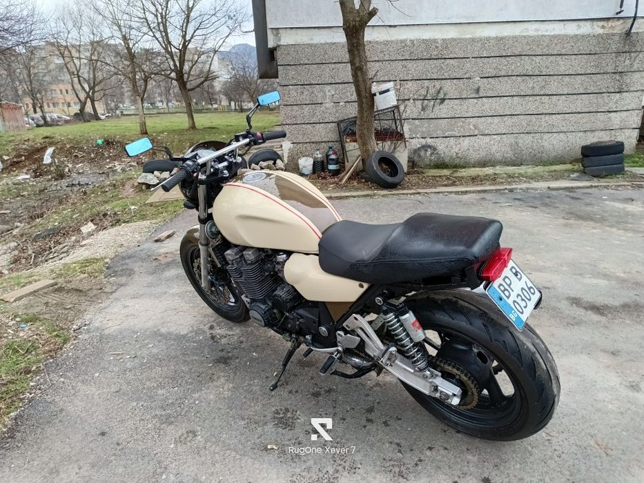 Продавам Yamaha XJR 1200