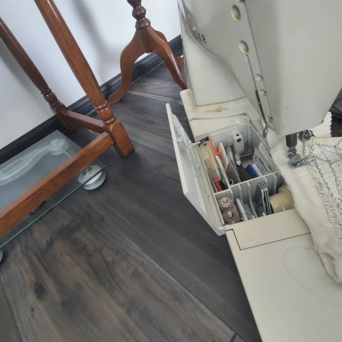 Шивашки машини 2 броя  Singer и Süper Eva