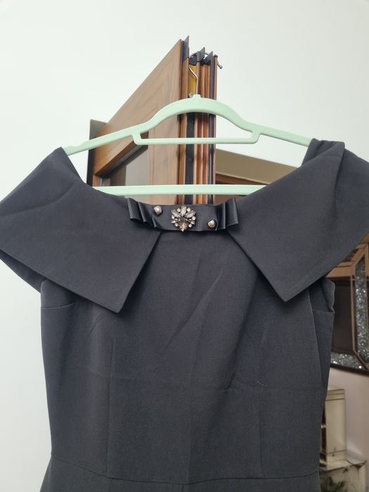 Salopeta Poema eleganta de ocazie lunga neagra S(36) nouă.