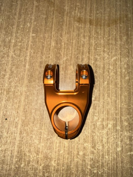 Лапа Burgtec Enduro, Спирачка Shimano Deore XT