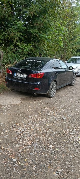 Se vinde pentru piese