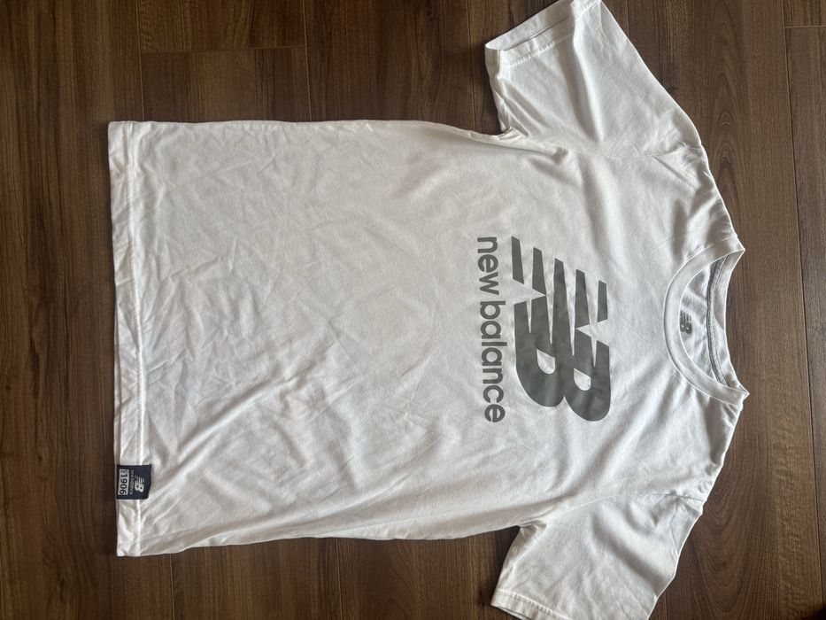 New Balance Mens Graphic V Flying NB Brand T-Shirt Classic