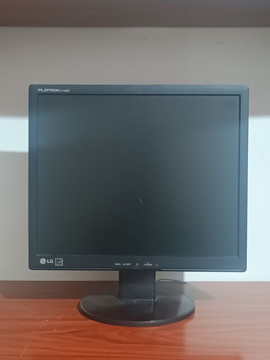 Yangi kuchli kompyuter monitor mishka klaviatura sotiladi holati a'lo