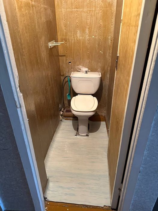 3 комнатная в Ангрене, 5йкэ квартал центр города.