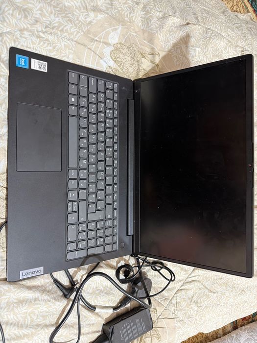 Ноутбук Mfg Date:2024/04/02 Lenovo V15 G2 IJL