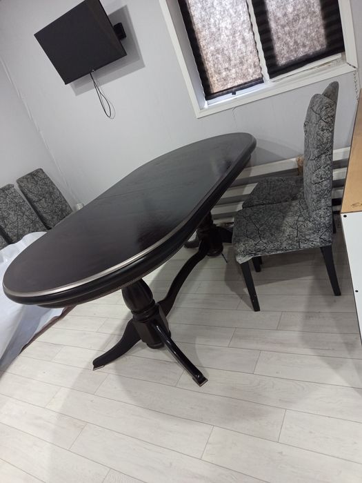 Продам стол срочно