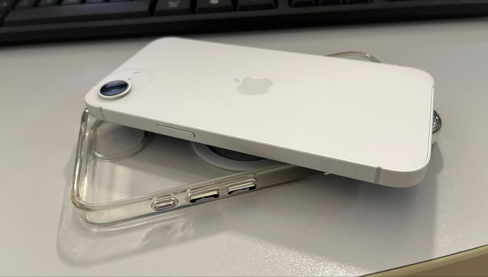 iPhone 16e 128GB Alb - impecabil
