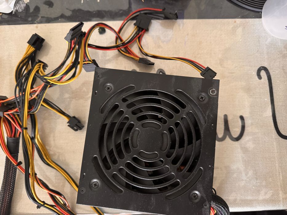 Продам блок питания 750в