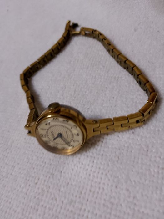 Часы советские женские