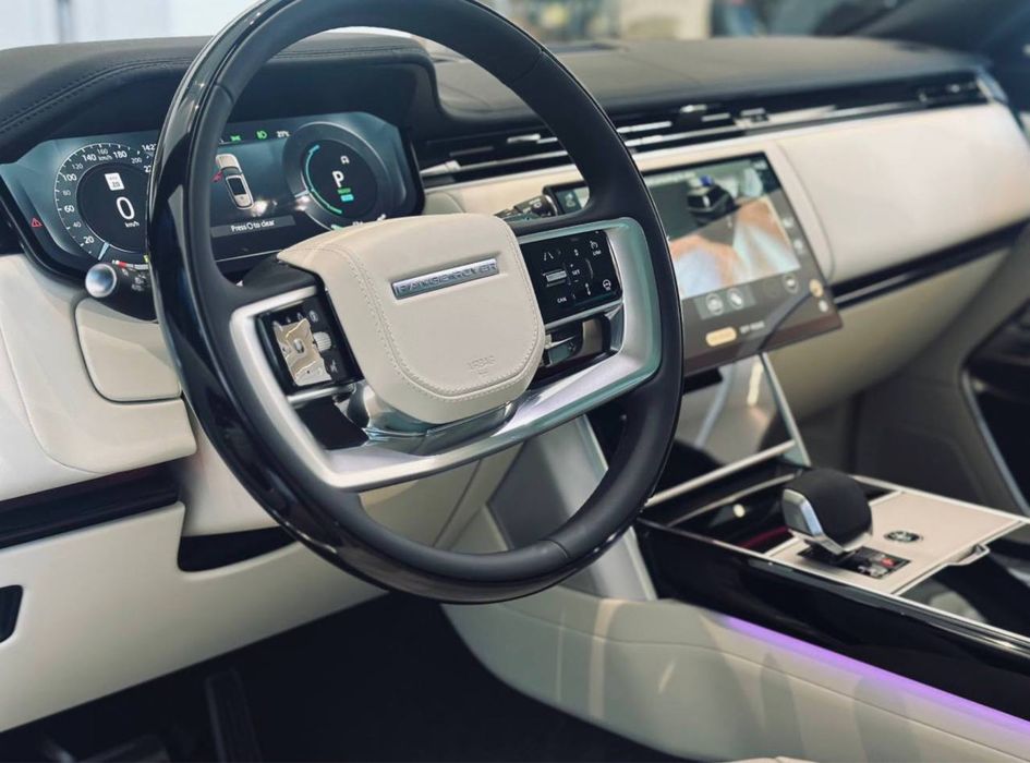 Range Rover P550e PHEV SWB 2026