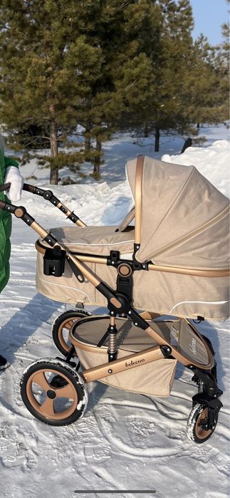 Продам детскую коляску 3в 1