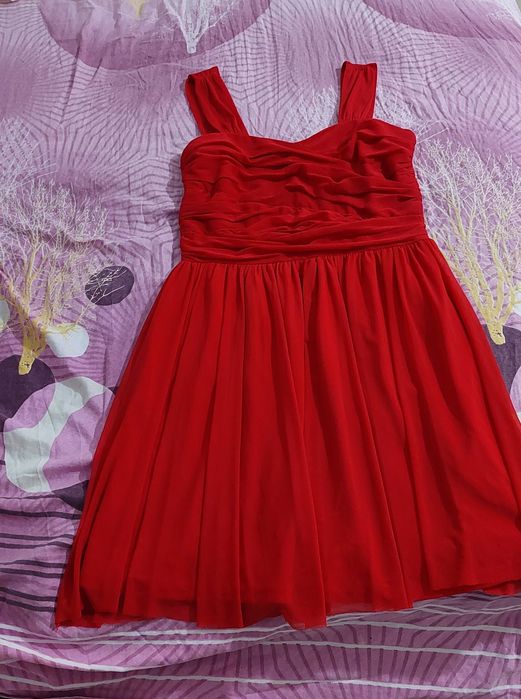 Две дамски роклички