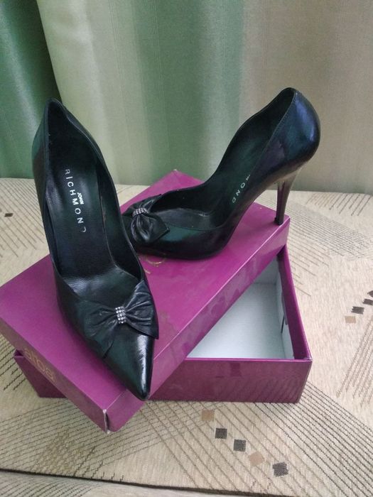 Продаются женские туфли