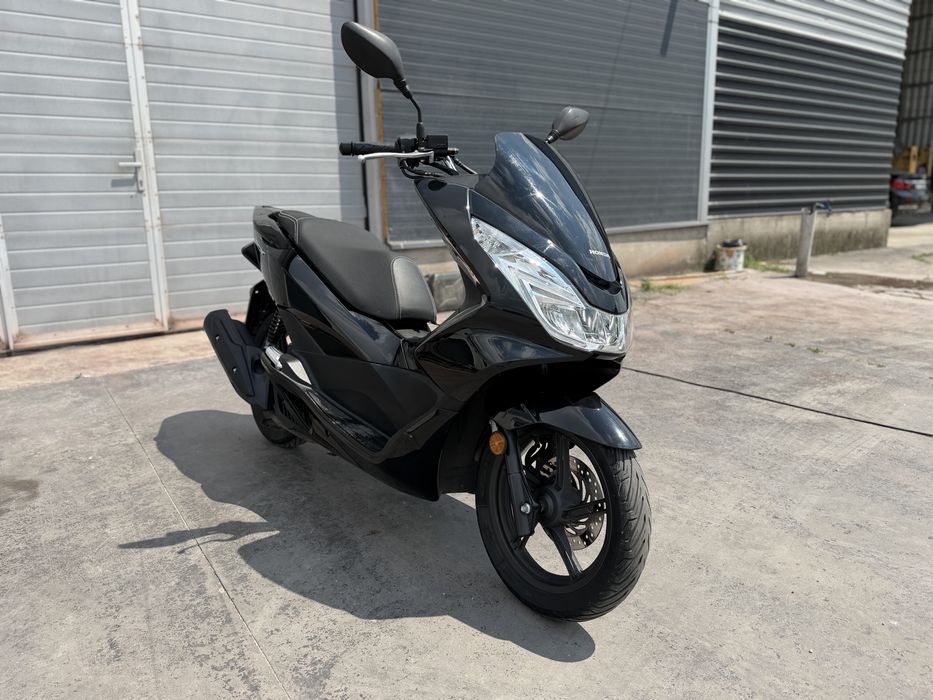 Honda pcx 125 i 2017 ,permis categoria b 5000 km