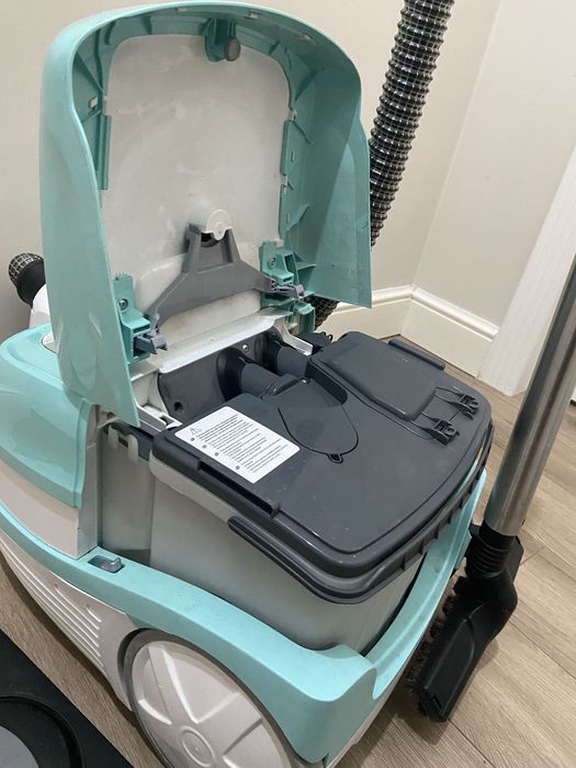 Продается Пылесос Bosch торг есть