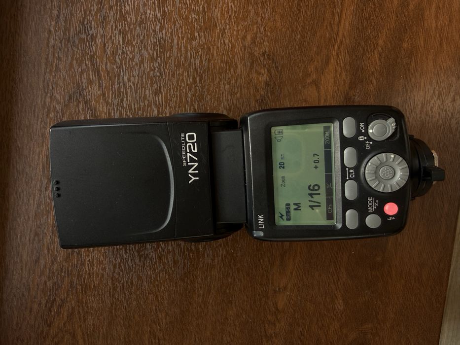 Вспышка накамерная youngnuo YN720 speedlite