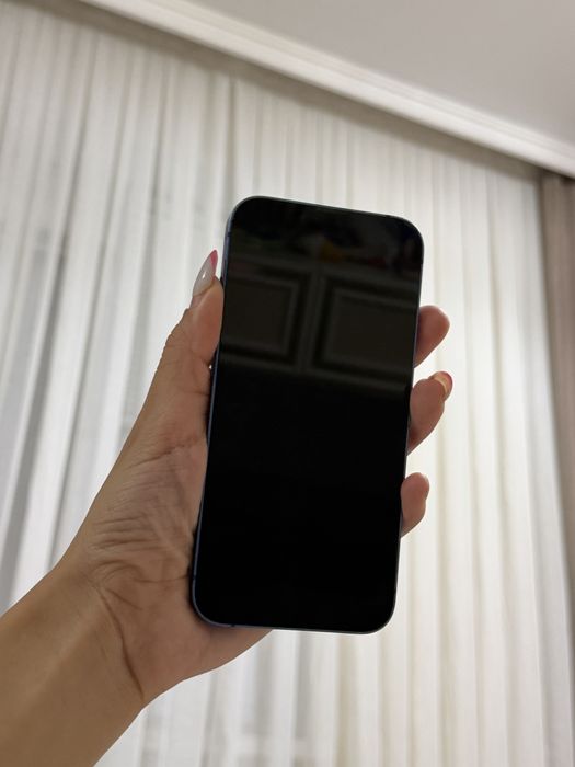 Продам iphone 13 blue