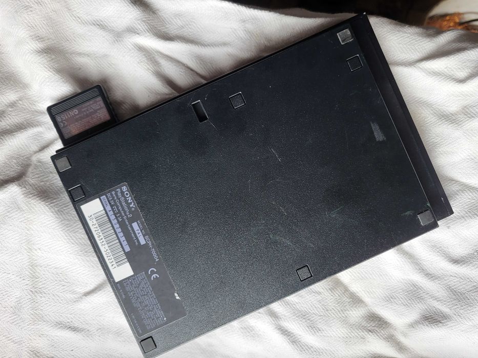 Nintendo и PS2 без аксесоари.