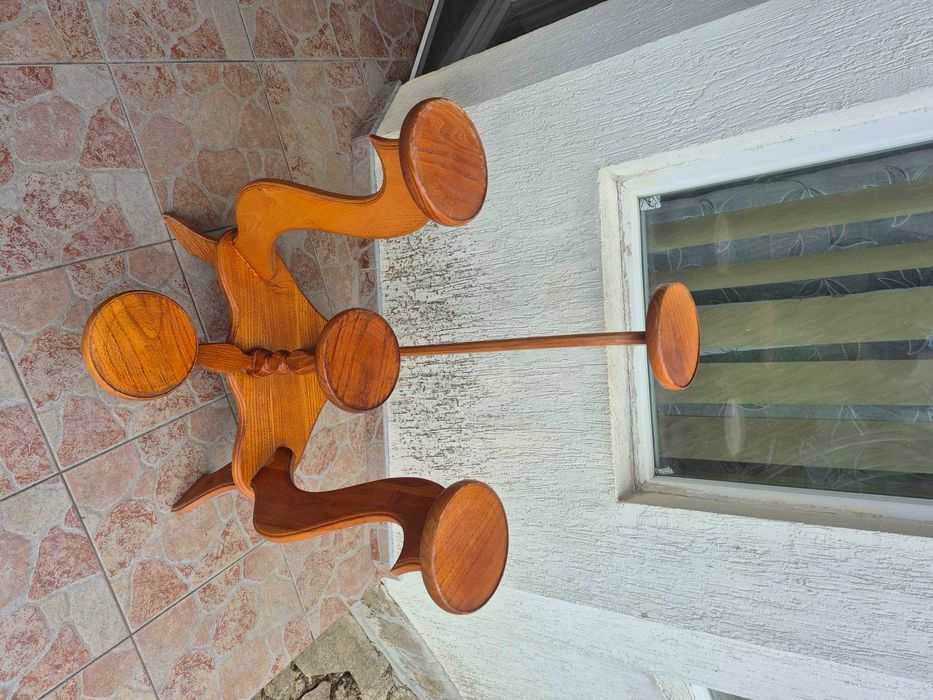 Цветарници метални и дървен