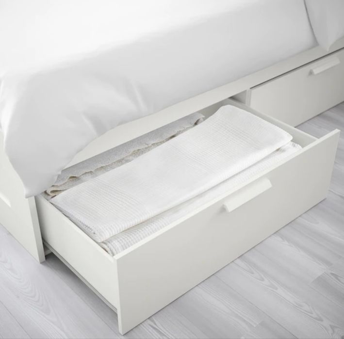 Кровать IKEA Бримнэс